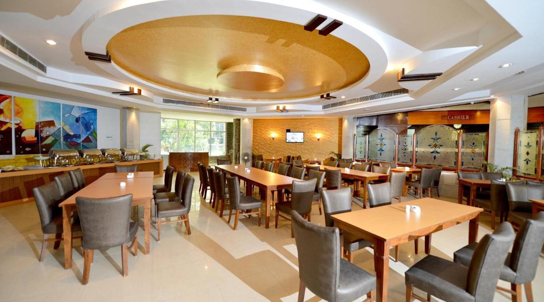 Hotel Raj Hans, Faridabad Exteriör bild